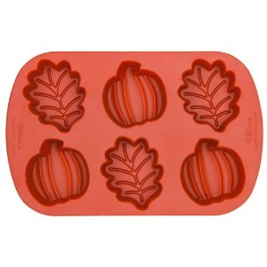 Wilton oak leaf and pumpkin silicone mini-mold for butter and chocolate