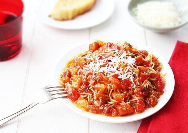 Pasta with Heirloom Tomato, Basil, Olive Oil and Wine Sauce