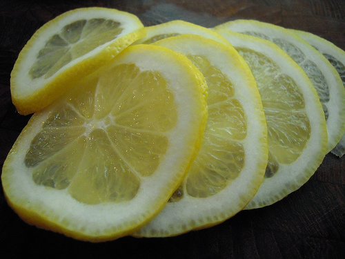 thinly sliced lemons